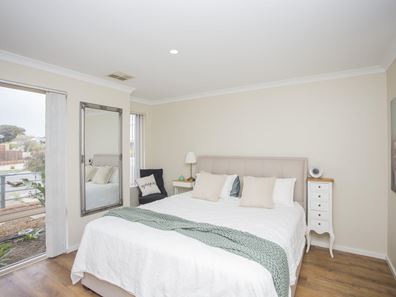 55 Barrington Avenue, Champion Lakes WA 6111