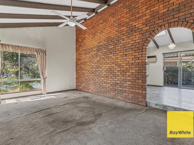 57 Parkside Drive, Thornlie WA 6108