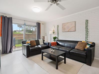 2/83 Phoenix Road, Spearwood WA 6163