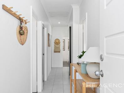 2/7 Crossville Way, Success WA 6164