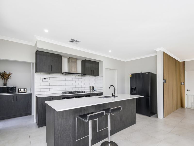 12 Chevalier Way, Alkimos WA 6038