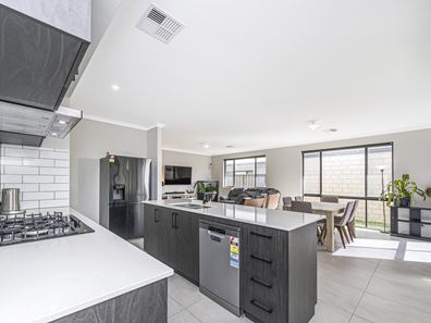 12 Chevalier Way, Alkimos WA 6038