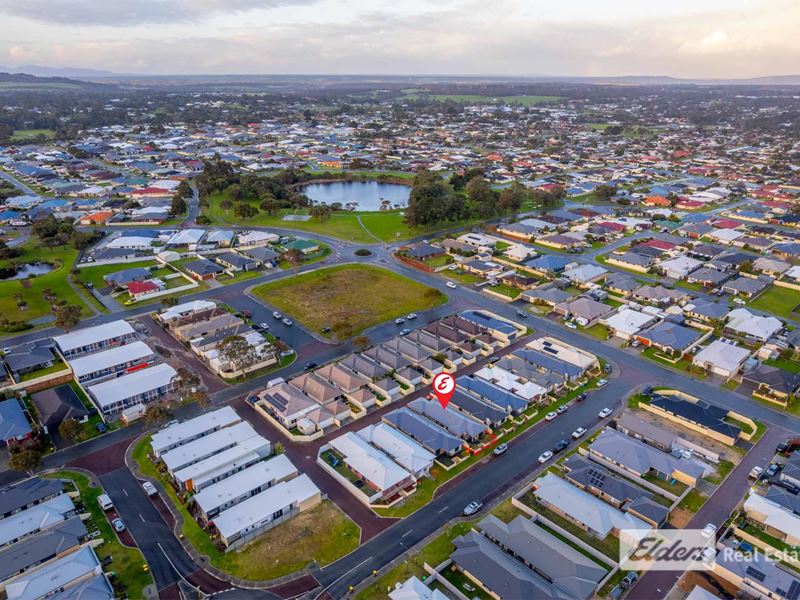 97 Radiata Drive, Mckail
