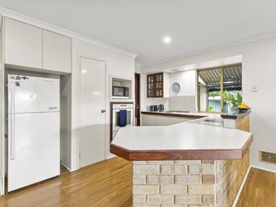 16 Helby Close, Merriwa WA 6030