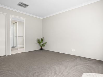 121 Honeywood Avenue, Wandi WA 6167