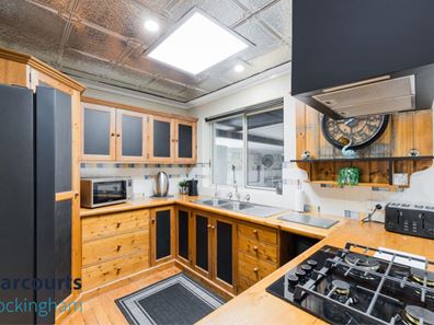 16 Farris Street, Rockingham WA 6168