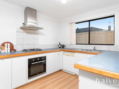 10/19 Holton Way, Cannington WA 6107