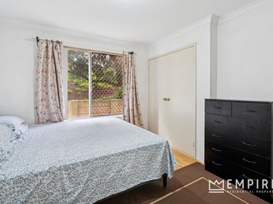 23/2 Pinewood Avenue, Kardinya WA 6163