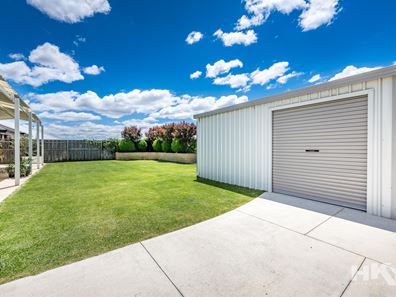 28 Banrock Drive, The Vines WA 6069