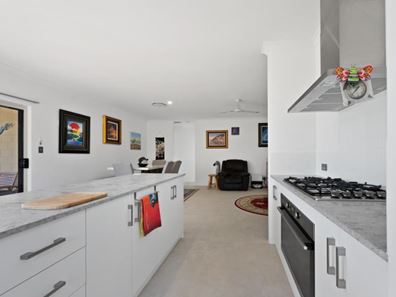 22 Reef Boulevard, Drummond Cove WA 6532