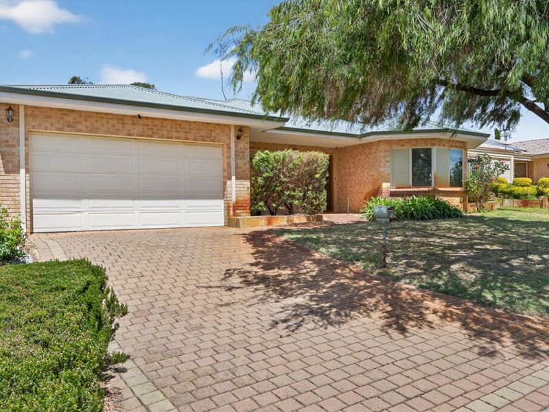 17 The Oval, Madeley