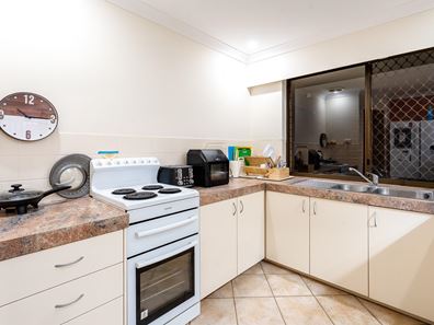 11/12 Creery Street, Dudley Park WA 6210