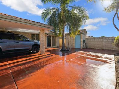 1/15 Summer Place, Thornlie WA 6108