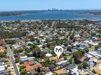 6 Redcourt Road, Attadale WA 6156