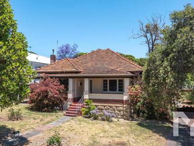 6 Redcourt Road, Attadale WA 6156