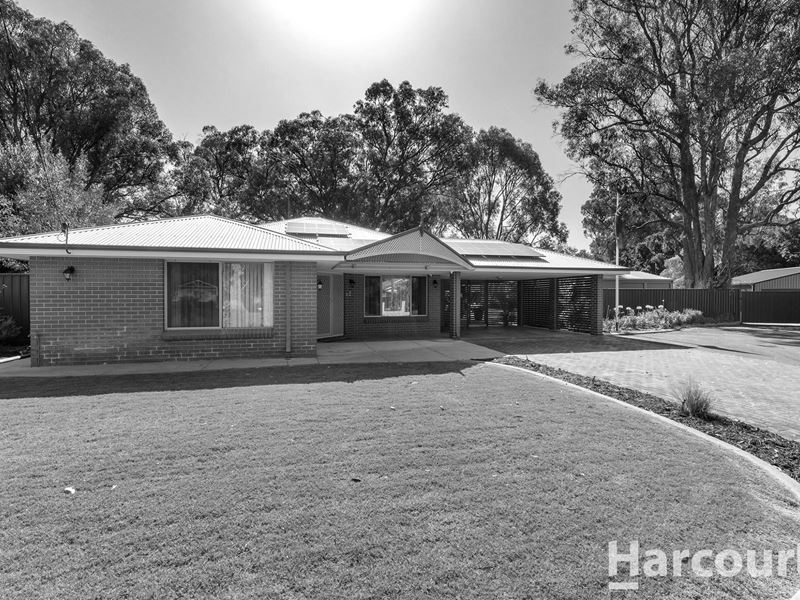 2 Kingscote Place, Greenfields WA 6210