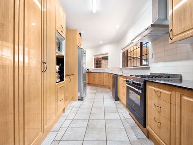5 Gammon Court, Baynton WA 6714