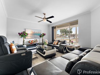 16 Brechin Rt, Seville Grove WA 6112