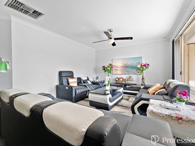 16 Brechin Rt, Seville Grove WA 6112