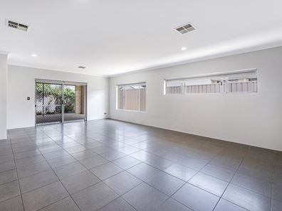 17 Tuscan Way, Karnup WA 6176