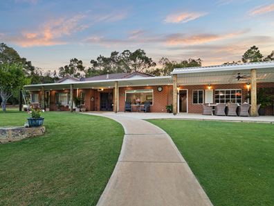 6 Yalgorup Drive, Bouvard WA 6211