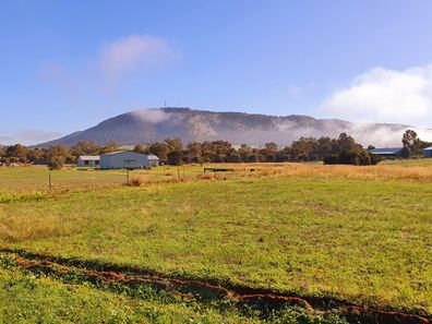 17 Andrews Avenue, York WA 6302