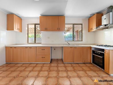 18 Vesta Crescent, Shelley WA 6148