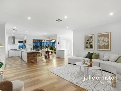 6 Mead Close, Woodvale WA 6026