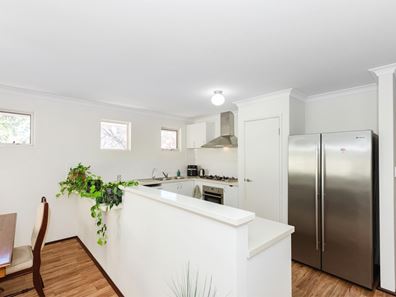 4/19 McKerracher Street, Dudley Park WA 6210