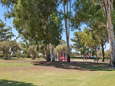 52 Shillington Way, Thornlie WA 6108