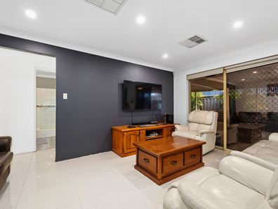 14 Chisholm Circle, Seville Grove WA 6112