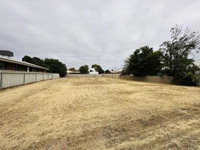 16 Solomon Street, Merredin WA 6415
