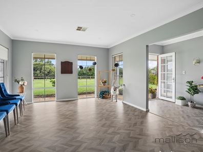 39 Holstein Court, Oakford WA 6121