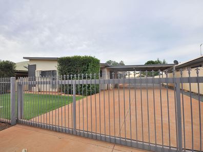 34 Minderoo Avenue, South Hedland WA 6722