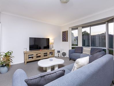 2/44 Alston Avenue, Como WA 6152
