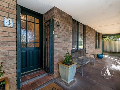 4 Tweed Close, Camillo WA 6111
