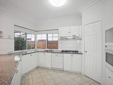 9 Forbes Road, Applecross WA 6153