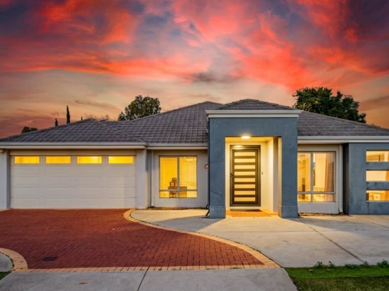 31 Draycott Loop, Canning Vale WA 6155