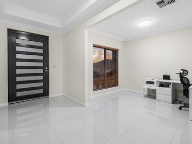31 Draycott Loop, Canning Vale WA 6155