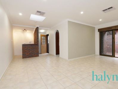 2/34 Henley Street, Como WA 6152