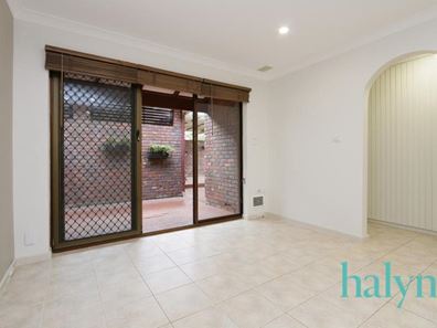 2/34 Henley Street, Como WA 6152