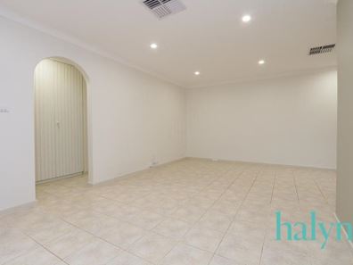 2/34 Henley Street, Como WA 6152