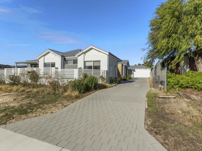 18b Mandalay Place, Craigie WA 6025
