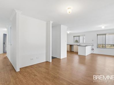 8 Oliver Vista, Bertram WA 6167