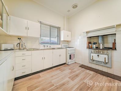29 Thatcher Street, Waroona WA 6215