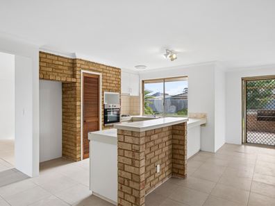 5 Barcombe Way, Leeming WA 6149