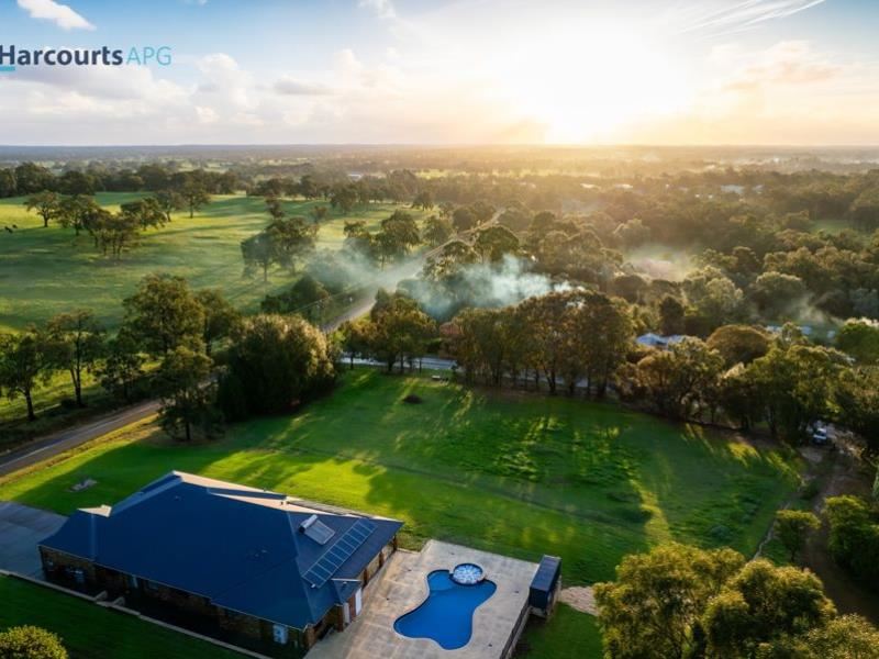 31 Logue Road, Harvey WA 6220