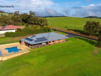 31 Logue Road, Harvey WA 6220
