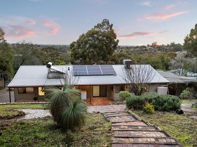 18 Hamersley Street, Kelmscott WA 6111