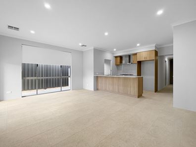 25 Townsend Street, Lakelands WA 6180